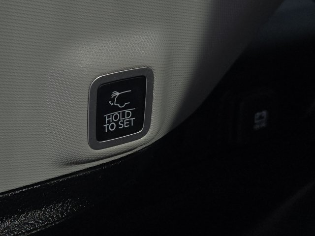 Used 2023 Jeep Grand Cherokee Limited AWD/4WD image 14
