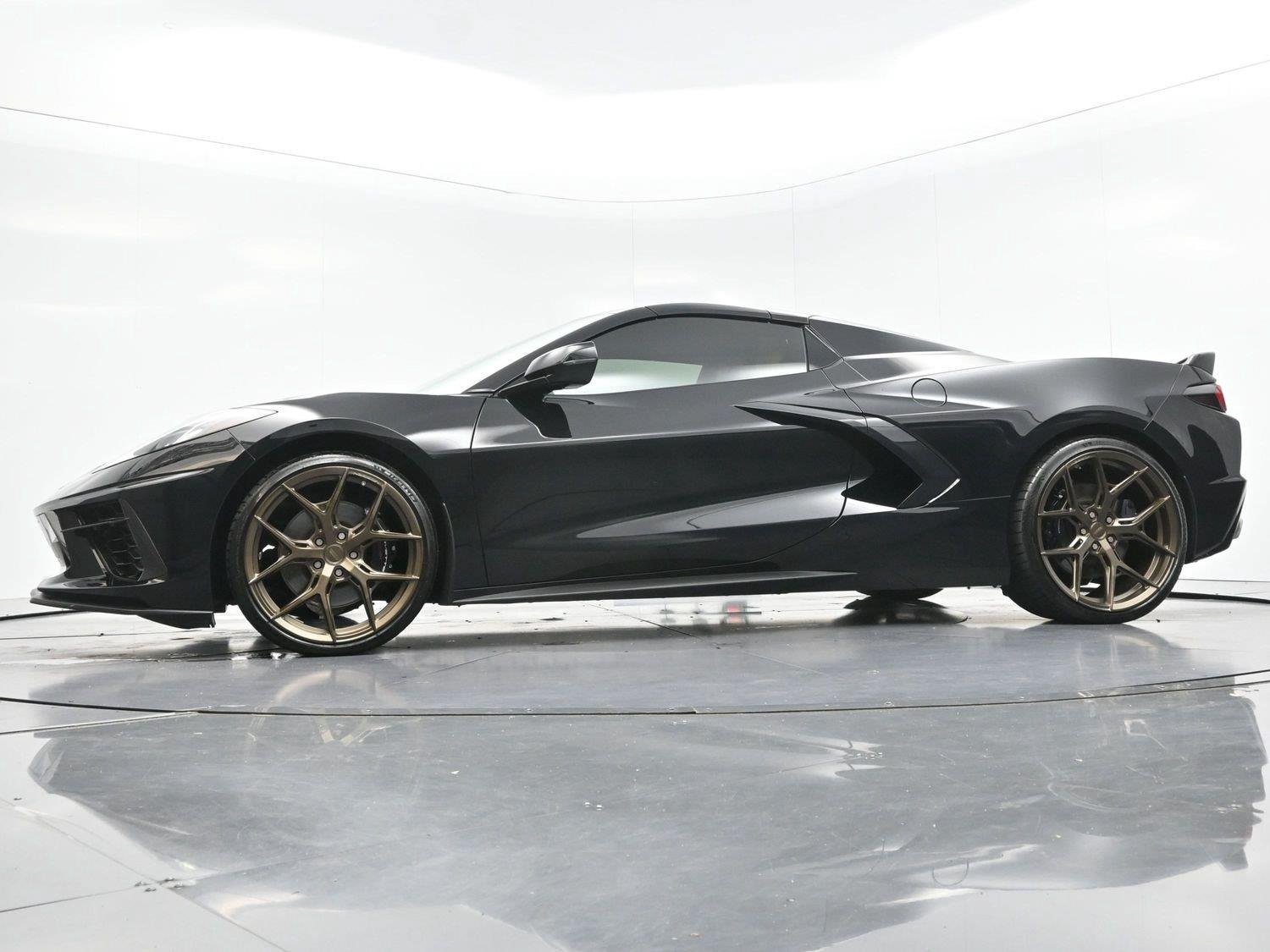 Used 2021 Chevrolet Corvette Stingray Premium Conv w/ Z51 Performance Package RWD image 55