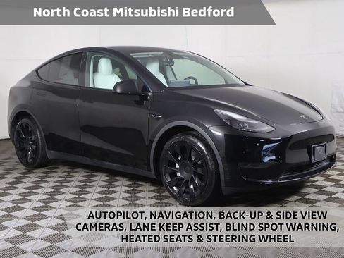 Used 2023 Tesla Model Y Long Range AWD/4WD image 1