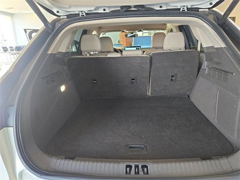 Used 2022 Lincoln Nautilus FWD w/ Premium Package image 23