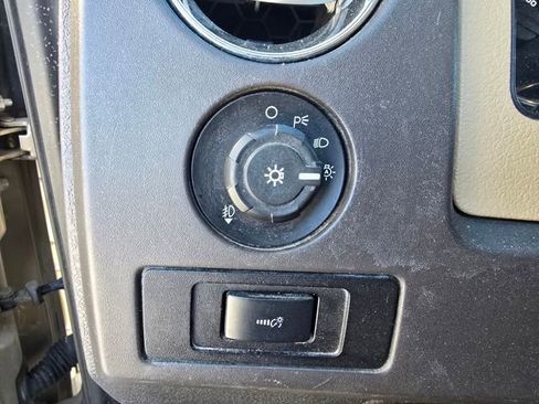 Used 2011 Ford F150 XLT w/ XLT Chrome Pkg image 23