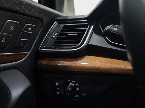 Used 2023 Audi Q5 2.0T Premium Plus w/ Premium Plus Package image 29