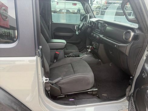 Used 2021 Jeep Wrangler Sport AWD/4WD image 14