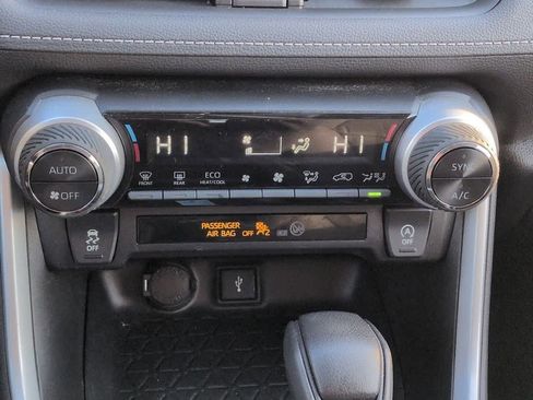 Used 2021 Toyota RAV4 XLE image 27