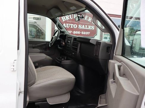 Used 2019 Chevrolet Express 3500 Extended w/ Driver Convenience Package RWD image 7