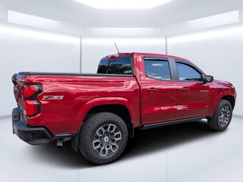 Used 2024 Chevrolet Colorado Z71 w/ Z71 Convenience Package 2 AWD/4WD image 3