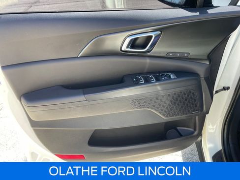 Used 2025 Kia Carnival SX Prestige image 20