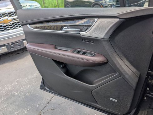 Used 2022 Cadillac XT6 Premium Luxury AWD/4WD image 11