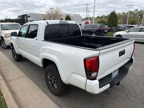 Used 2023 Toyota Tacoma SR5 w/ Technology Package image 6