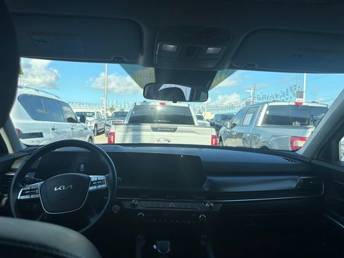 Used 2025 Kia Telluride S FWD image 9