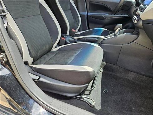 Used 2021 Nissan Versa SV FWD image 18