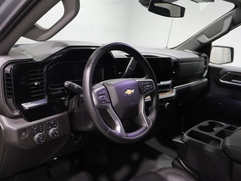 Used 2024 Chevrolet Silverado 1500 LT w/ Z71 Off-Road Package AWD/4WD image 18