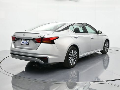 Used 2024 Nissan Altima 2.5 SV image 5