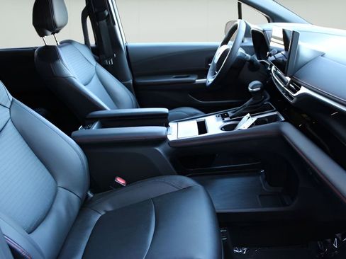 Used 2025 Toyota Sienna XSE image 22