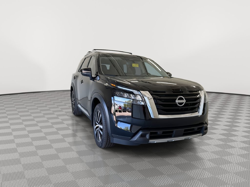 Certified 2025 Nissan Pathfinder Platinum w/ Cargo Package FWD image 4