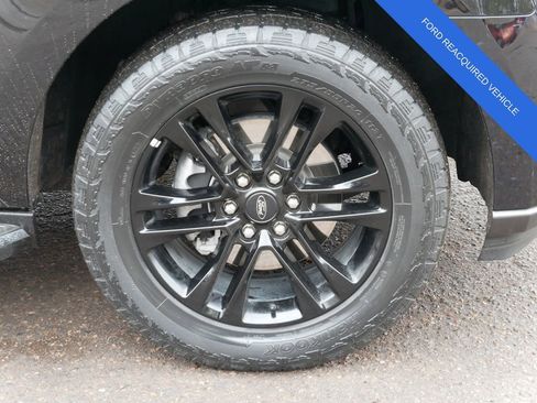 Used 2023 Ford Expedition XLT image 7