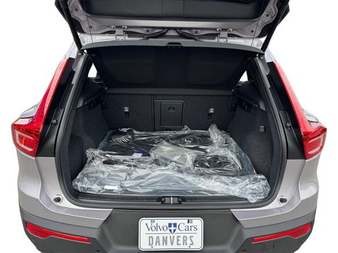 New 2026 Volvo XC40 B5 Plus w/ Protection Package Premier image 5