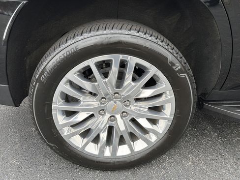 Used 2025 Chevrolet Tahoe LS image 18