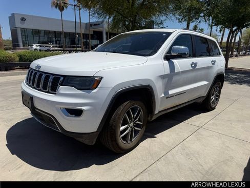 Used 2017 Jeep Grand Cherokee Limited w/ Luxury Group II RWD image 2