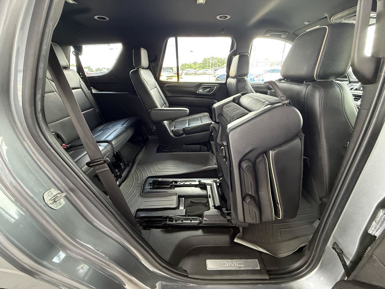 Used 2021 GMC Yukon SLT AWD/4WD image 33