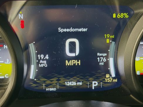 Used 2025 Jeep Wrangler Sahara image 14