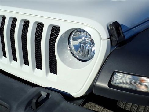 Used 2018 Jeep Wrangler Sport S image 11