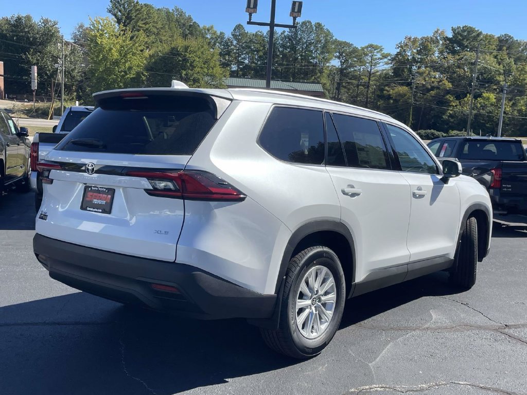 New 2026 Toyota Grand Highlander XLE FWD image 3