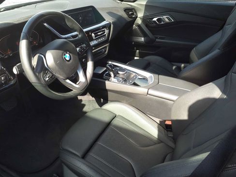 Used 2019 BMW Z4 sDrive30i w/ Convenience Package RWD image 9