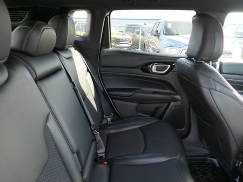 Used 2025 Jeep Compass Latitude w/ Convenience Group image 21