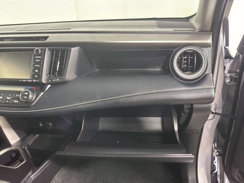 Used 2018 Toyota RAV4 XLE AWD/4WD image 26