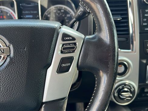 Used 2018 Nissan Titan PRO-4X image 18