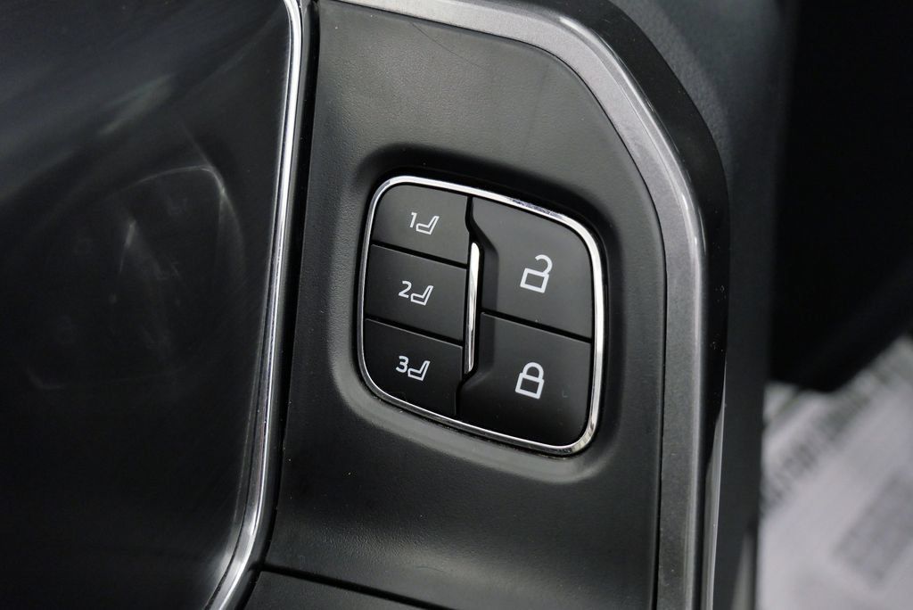 Used 2023 Ford F150 Lariat w/ Equipment Group 502A High AWD/4WD image 14