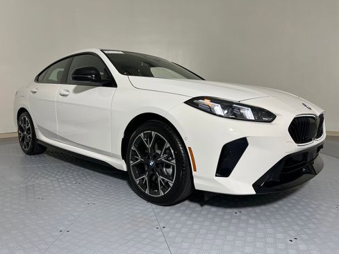 Used 2026 BMW 228i xDrive w/ Technology Package image 7