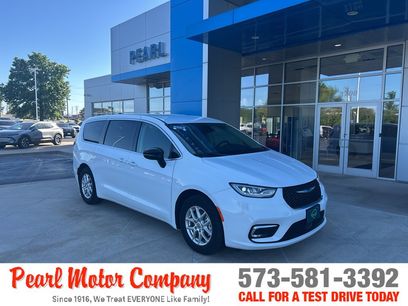 Used 2024 Chrysler Pacifica Touring-L