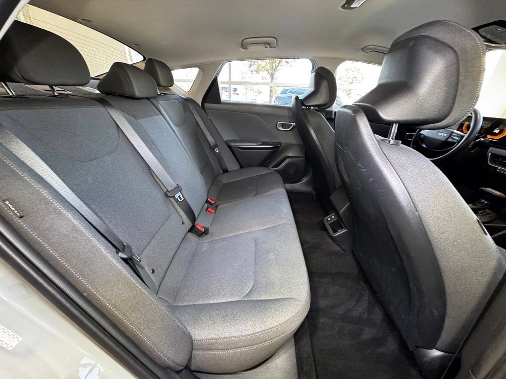 Used 2025 Kia K4 FWD image 45