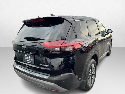 Used 2023 Nissan Rogue SV image 5
