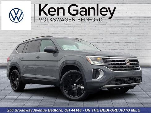 New 2026 Volkswagen Atlas SE image 1