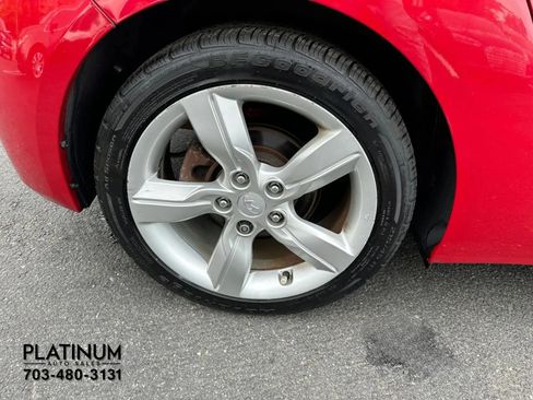 Used 2015 Hyundai Veloster FWD image 18