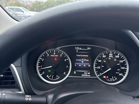 Used 2018 Nissan Sentra S image 8