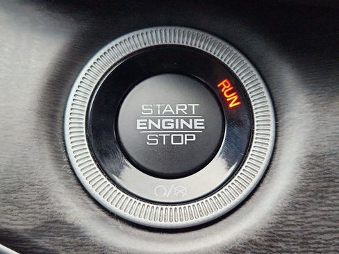 Used 2023 Jeep Grand Cherokee 4WD 4xe image 17
