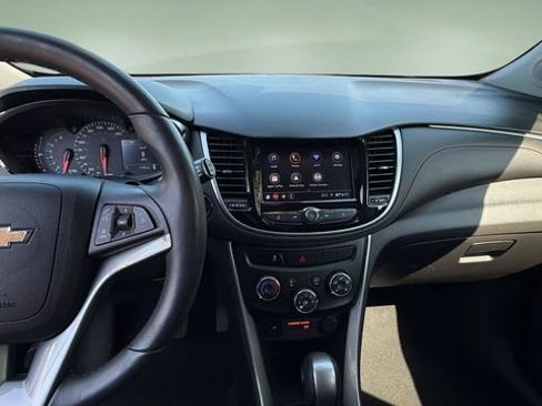 Used 2022 Chevrolet Trax LT w/ Sport Edition AWD/4WD image 11