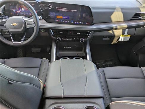 New 2025 Chevrolet Suburban Premier image 13