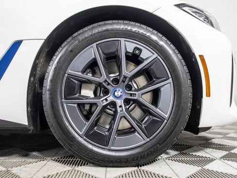 Used 2023 BMW i4 eDrive40 RWD image 40