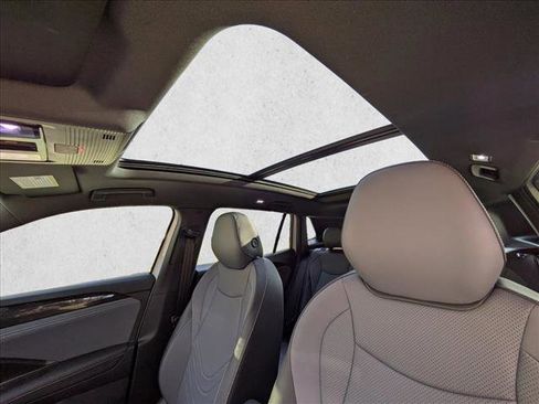 New 2026 Volkswagen Tiguan SE R-Line image 17