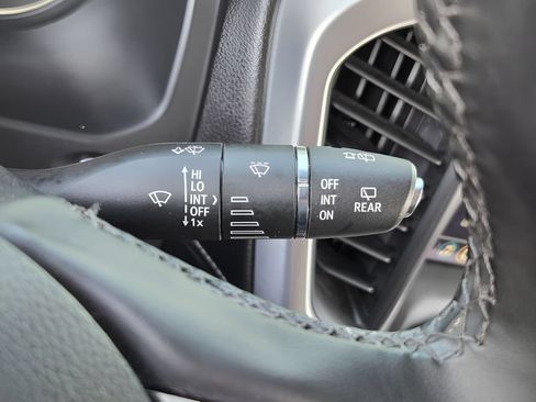 Used 2023 GMC Acadia SLT w/ Preferred Package FWD image 27