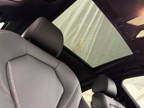 Used 2019 BMW 530e 530e iPerformance w/ Convenience Package image 16