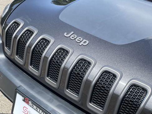 Used 2014 Jeep Cherokee Trailhawk w/ Technology Group AWD/4WD image 36