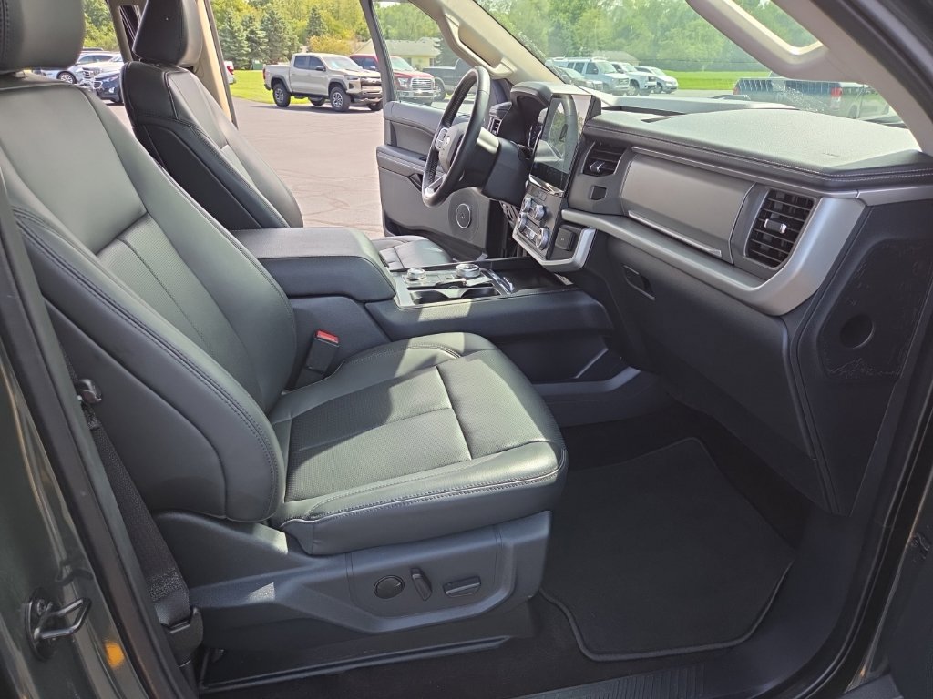 Used 2022 Ford Expedition Max XLT AWD/4WD image 14