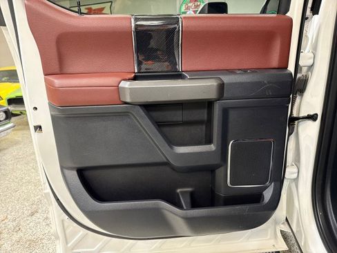 Used 2022 Ford F350 Platinum w/ FX4 Off-Road Package image 42