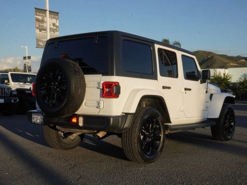 Used 2022 Jeep Wrangler Unlimited Sahara image 4